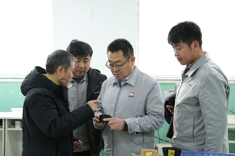 國內(nèi)著名集團蒞臨百華鞋業(yè)，攜手打造合作新篇章！