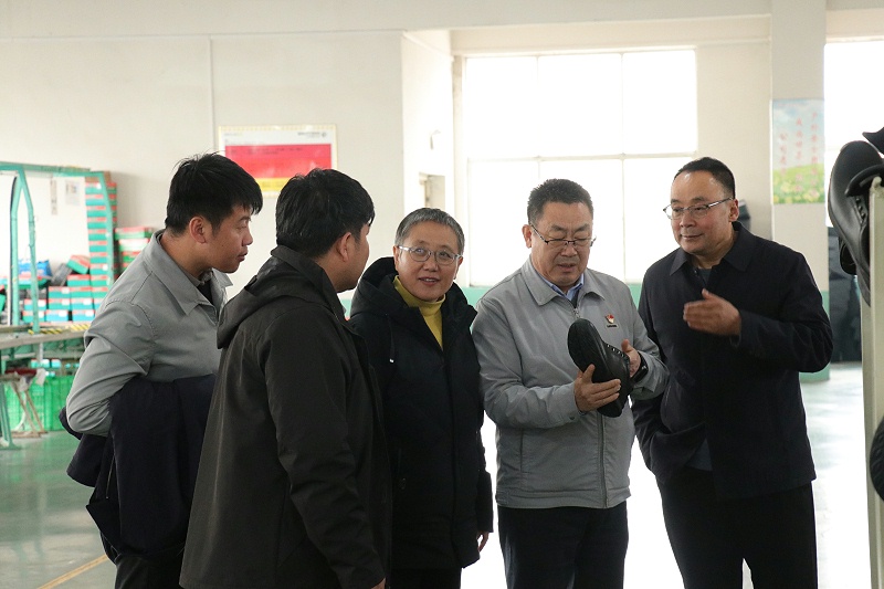 國內(nèi)著名集團蒞臨百華鞋業(yè)，攜手打造合作新篇章！