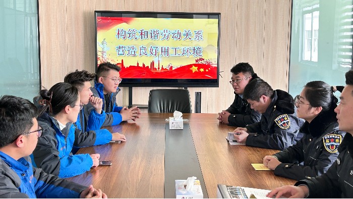百華鞋業開展“構筑和諧勞動關系，營造良好用工環境”宣傳活
