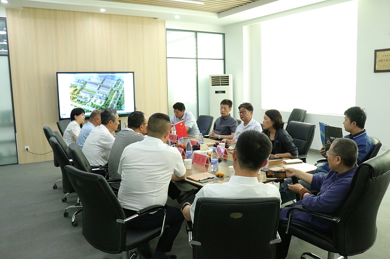 山東省貿促會黨組成員、副會長劉曉江一行蒞臨百華鞋業調研指導
